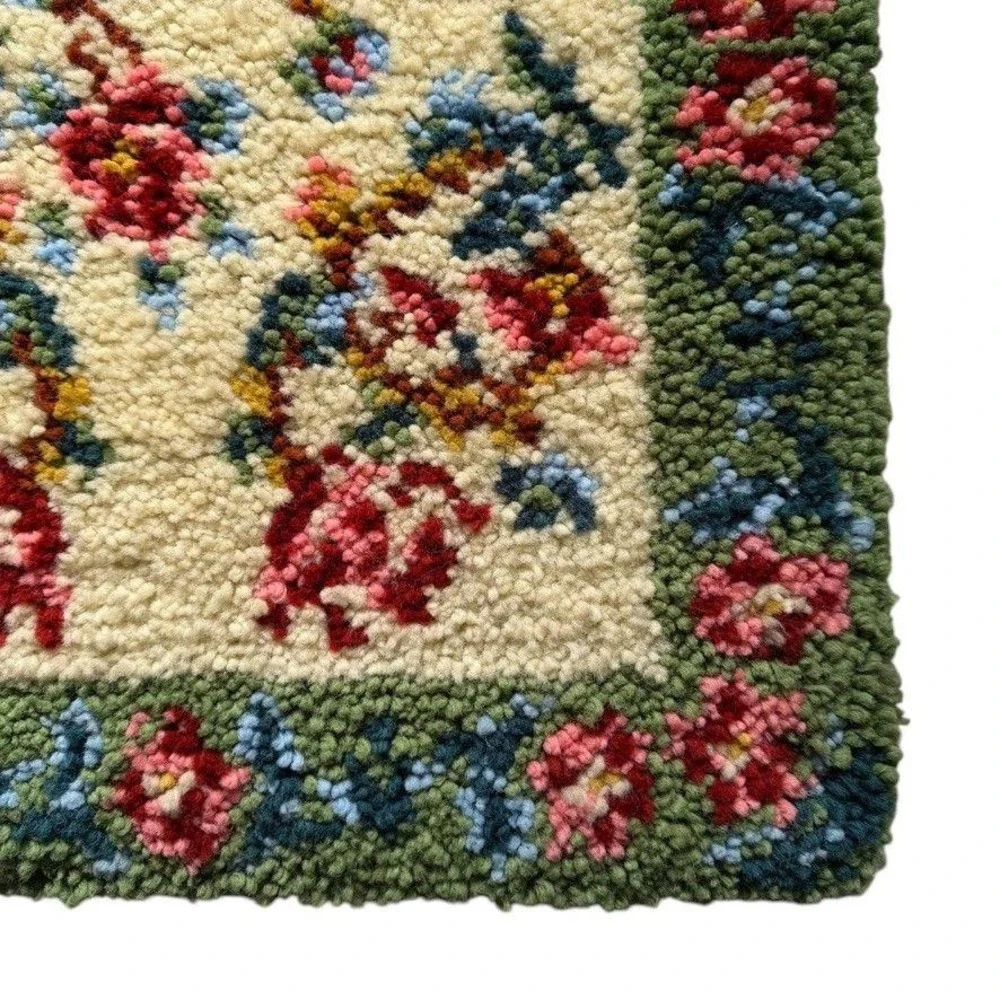 Vintage Floral Latch Hook Wool Rug Wall Hanging Rectangular 22